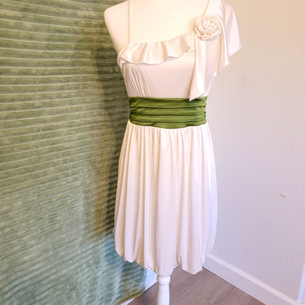 Tweeze White Party Dress Sz M